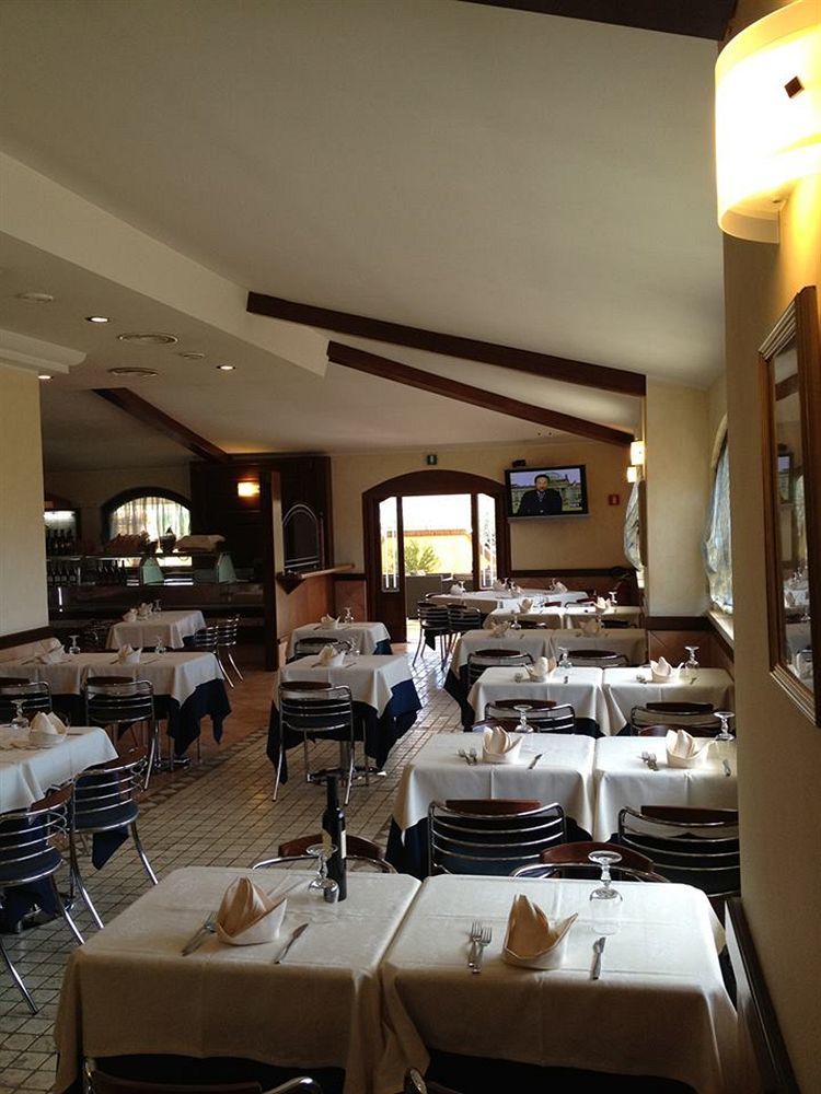La Locanda Del Cavaliere Borgo Montello ภายนอก รูปภาพ