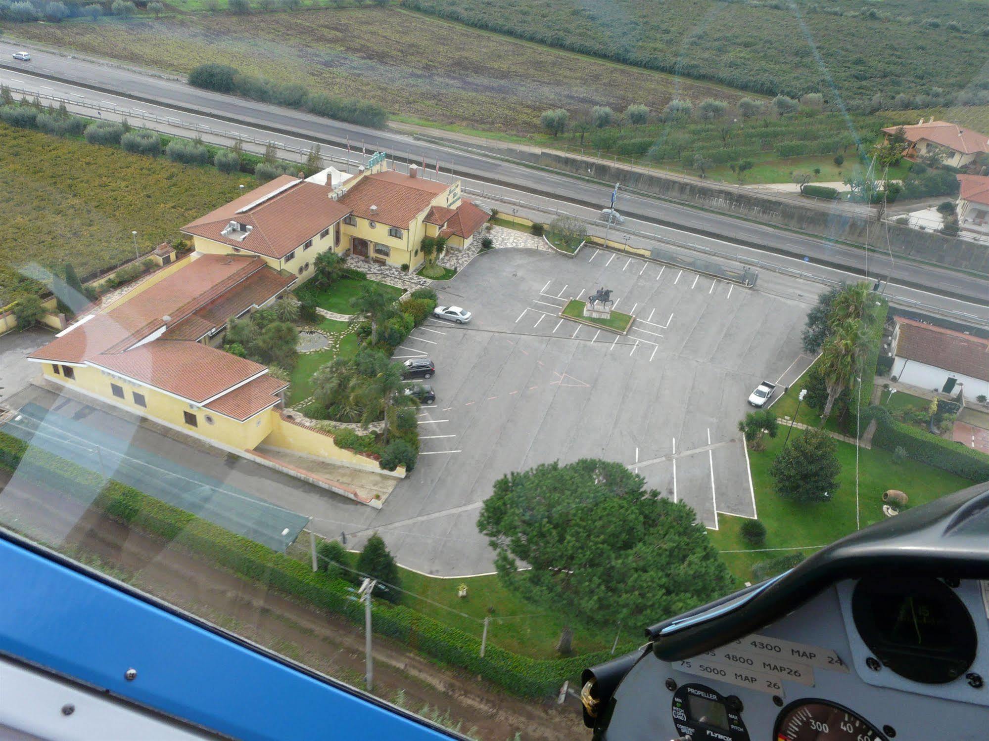 La Locanda Del Cavaliere Borgo Montello ภายนอก รูปภาพ