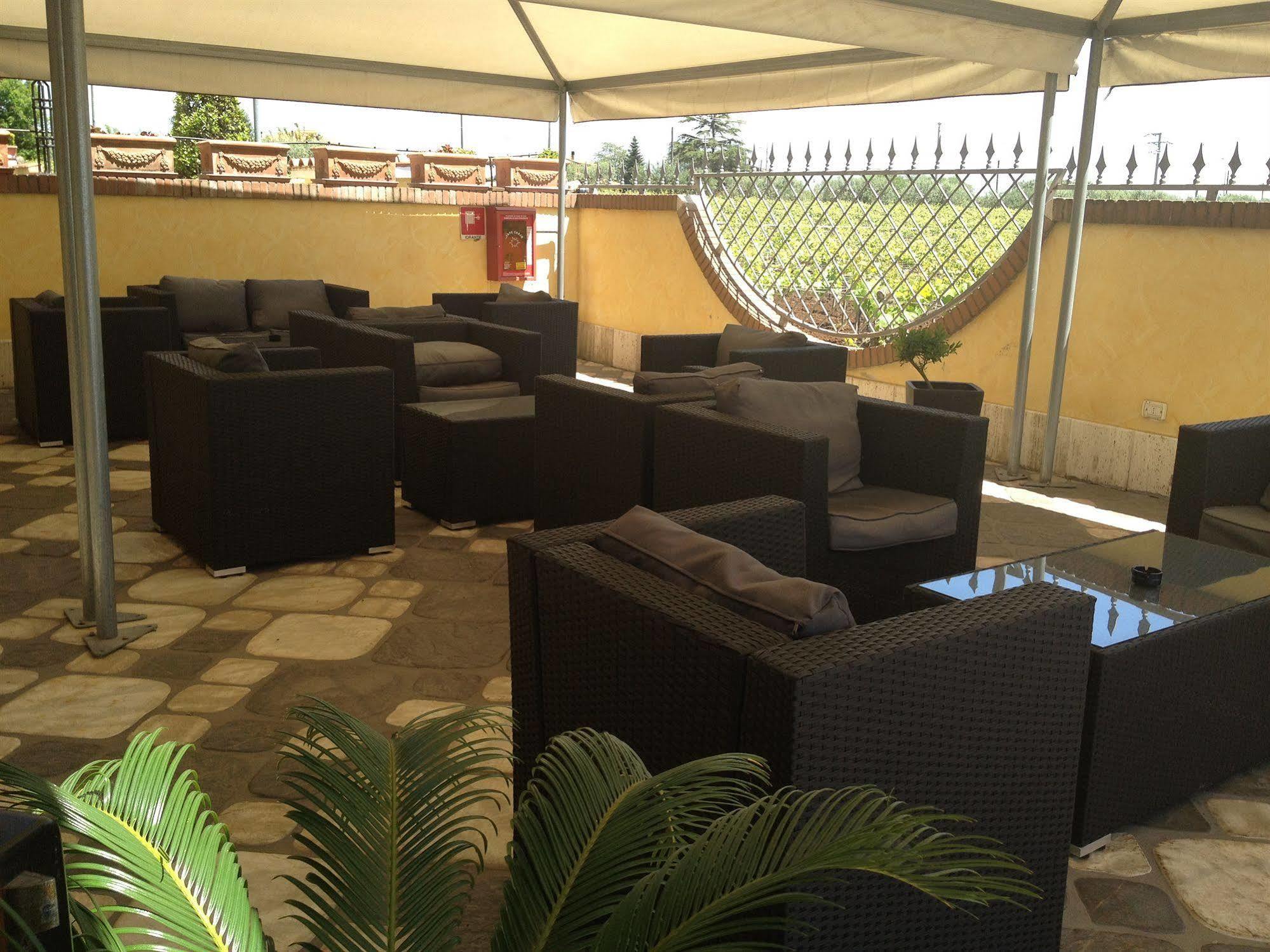 La Locanda Del Cavaliere Borgo Montello ภายนอก รูปภาพ